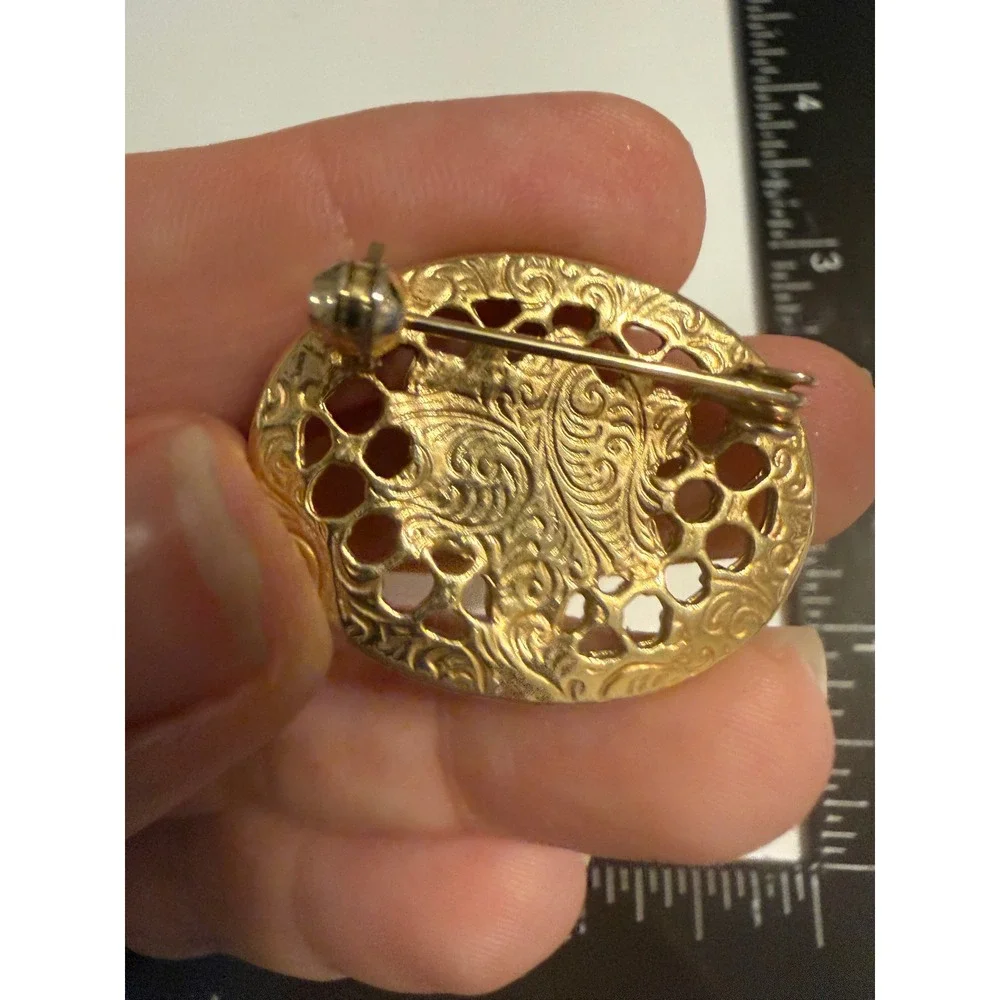 Vintage Gold Tone Oval Brooch White‎ Porcelain Rose Faux Pearl Lattice Pin